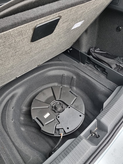 Volkswagen Golf VIII 2 of 5