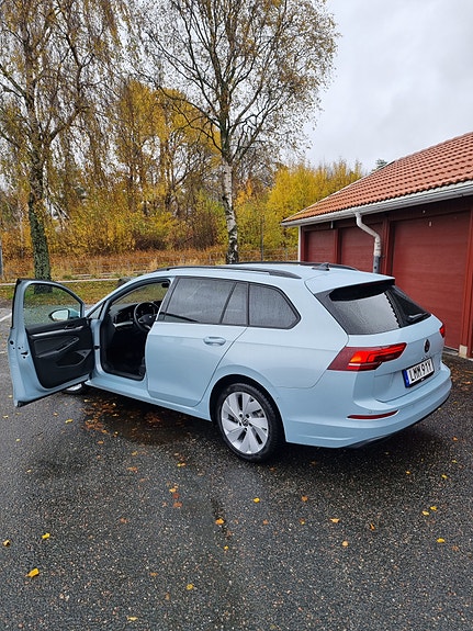 Volkswagen Golf VIII 3 of 5