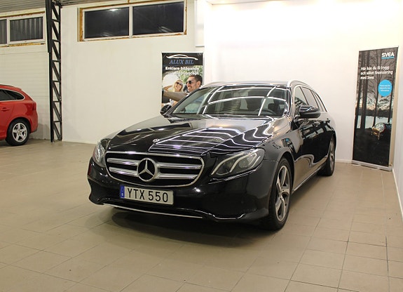 Mercedes-Benz E220 4 of 5