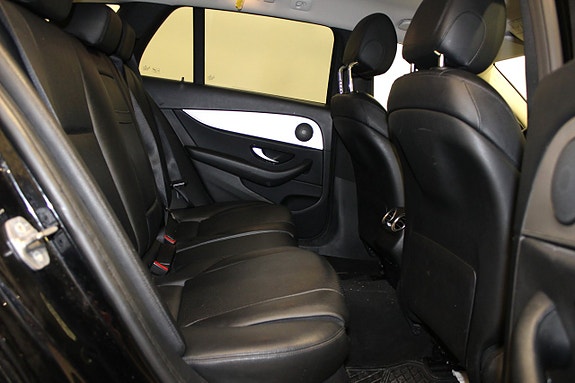 Mercedes-Benz E220 15 of 18