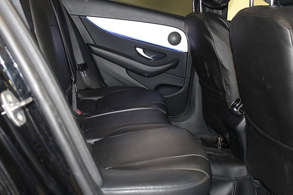 Mercedes-Benz E220 16 of 19