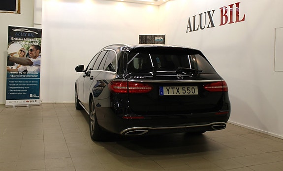 Mercedes-Benz E220 6 of 18