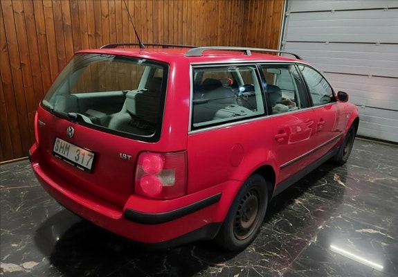 Volkswagen Passat 3 of 5