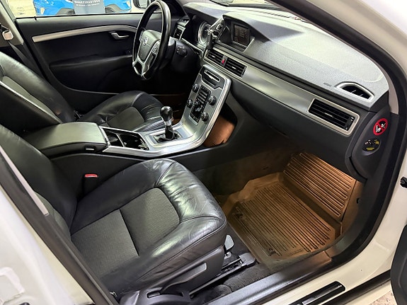 Volvo V70 13 of 14