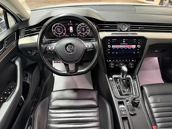 Volkswagen Passat Alltrack 17 of 19