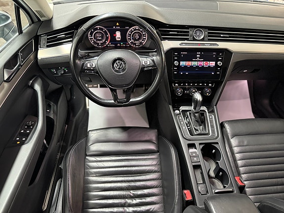 Volkswagen Passat Alltrack 10 of 19