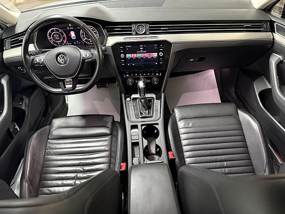 Volkswagen Passat Alltrack 7 of 19