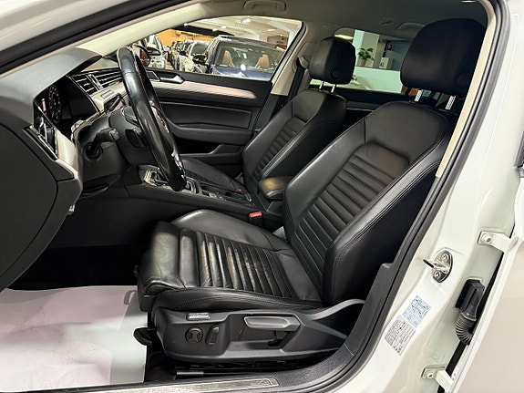 Volkswagen Passat Alltrack 6 of 19