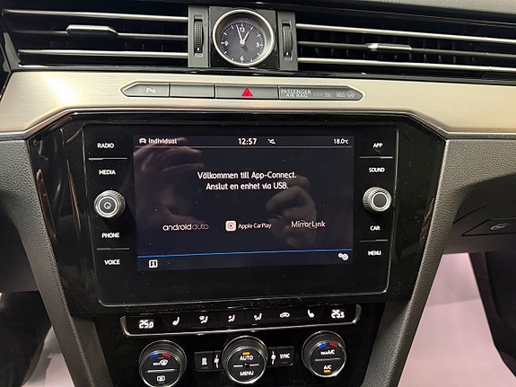 Volkswagen Passat Alltrack 15 of 19