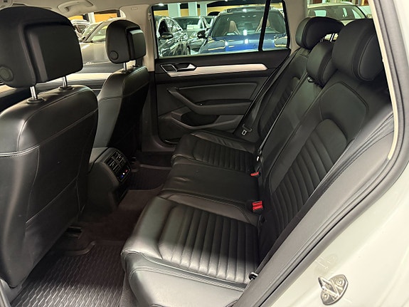 Volkswagen Passat Alltrack 19 of 19