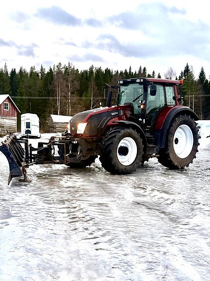 Valtra T213