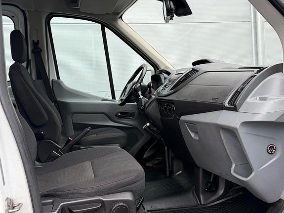 Ford Transit 12 of 19