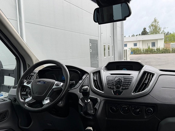 Ford Transit 13 of 19