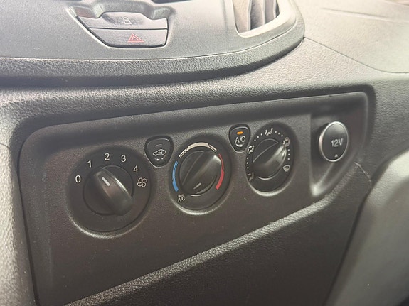 Ford Transit 16 of 19