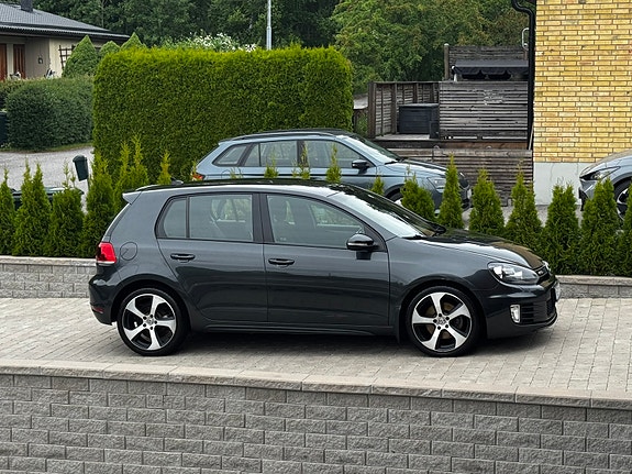 Volkswagen Golf VI 2 of 7