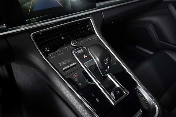 Porsche Panamera 4 7 of 11