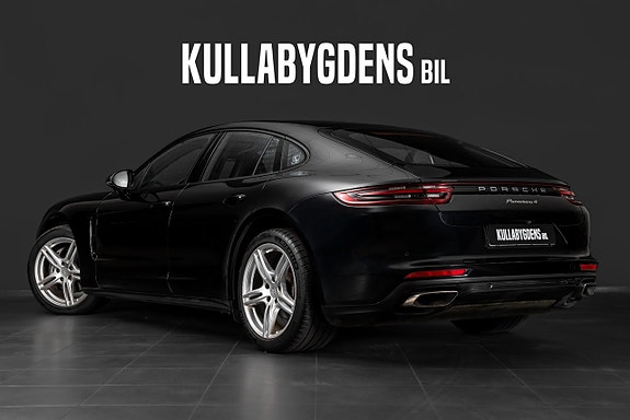 Porsche Panamera 4 3 of 5