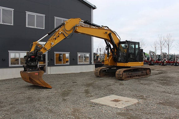 Bandgrävare CAT 325 FLCR Rototilt Centralsmörj. Dieselvärmar 2 of 12