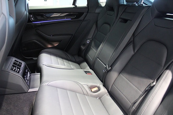 Porsche Panamera 4 20 of 23