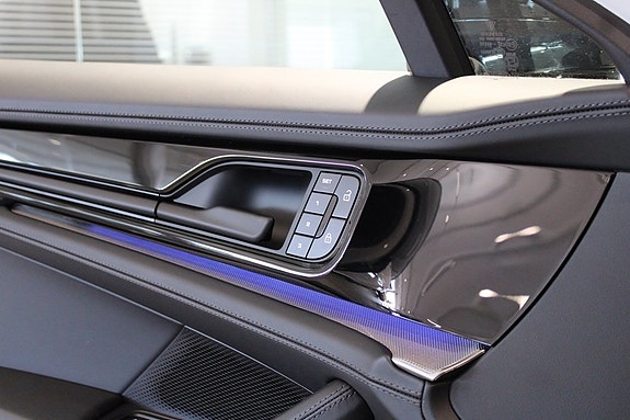 Porsche Panamera 4 9 of 23