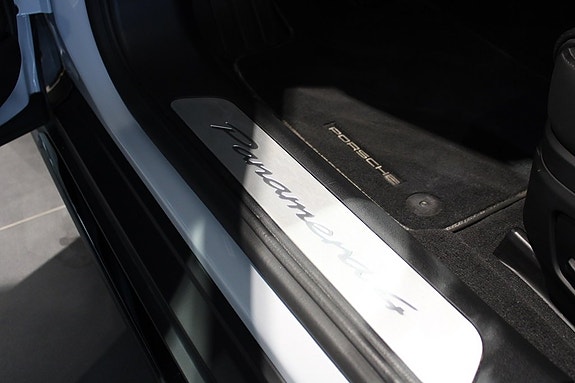 Porsche Panamera 4 8 of 23
