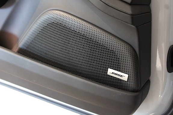 Porsche Panamera 4 10 of 23