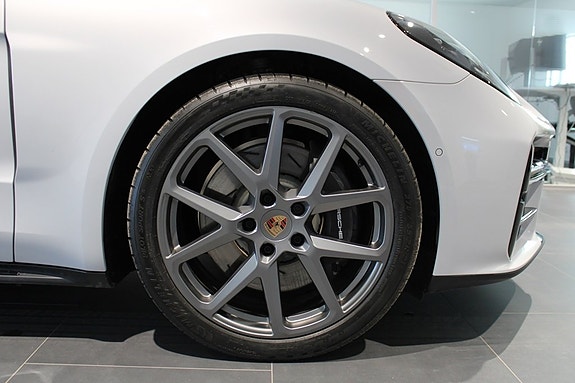 Porsche Panamera 4 7 of 23