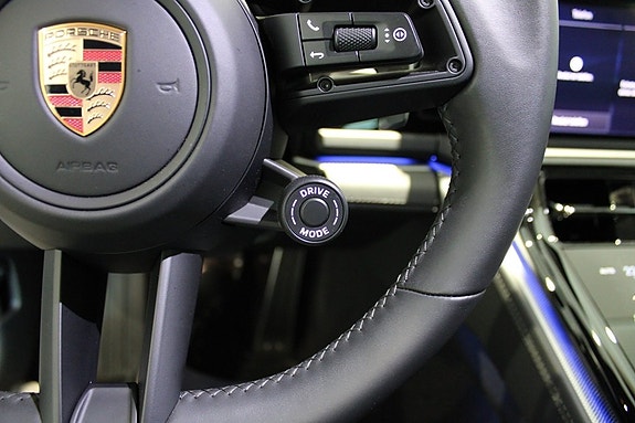 Porsche Panamera 4 13 of 23