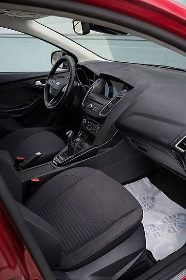 Ford Focus 10 of 14