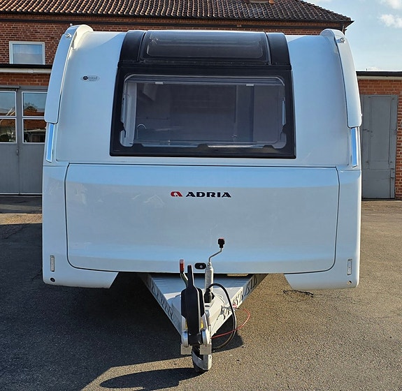 Adria Adora 593 UP Queenbed AC Markis 4 of 19