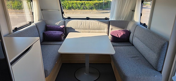 Adria Adora 593 UP Queenbed AC Markis 18 of 19