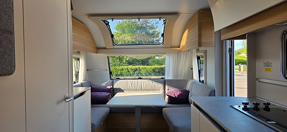 Adria Adora 593 UP Queenbed AC Markis 12 of 19
