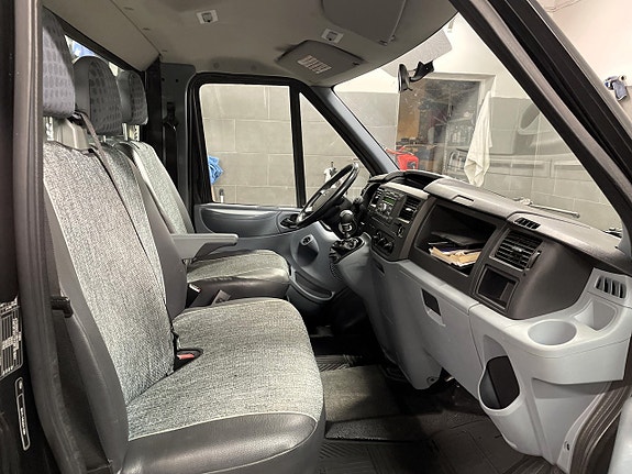 Ford Transit 9 of 11