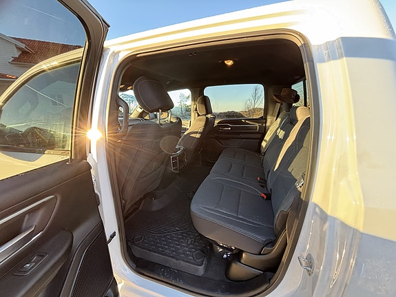 RAM 1500 5 of 12