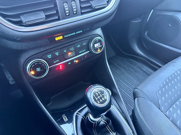 Ford Fiesta 14 of 17