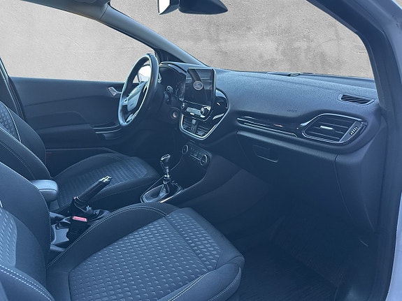 Ford Fiesta 11 of 17