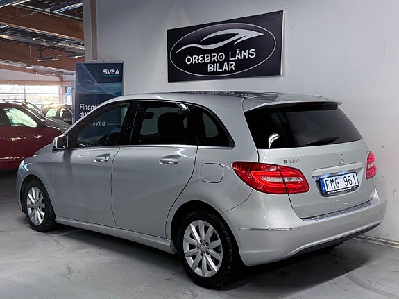 Mercedes-Benz B180 4 of 5