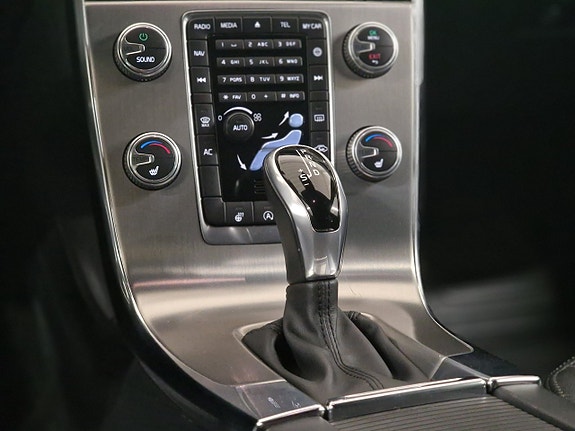 Volvo V60 14 of 23