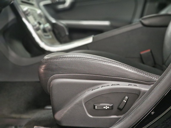 Volvo V60 22 of 23
