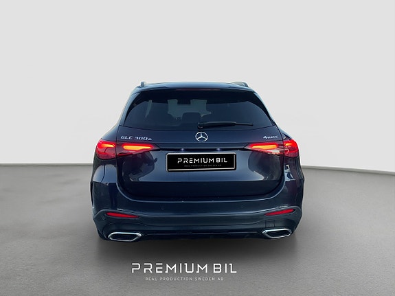 Mercedes-Benz GLC300 e 6 of 13