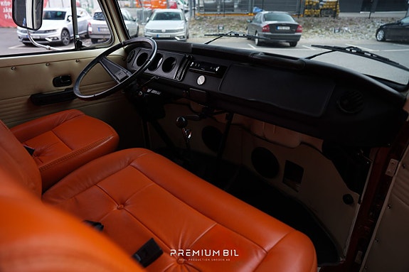 Volkswagen 1600 9 of 14