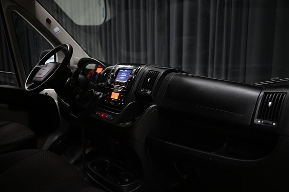 Peugeot Boxer 24 of 26