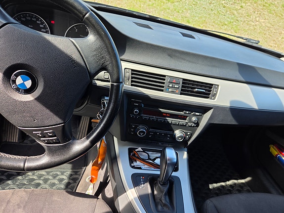 BMW 320d 6 of 14