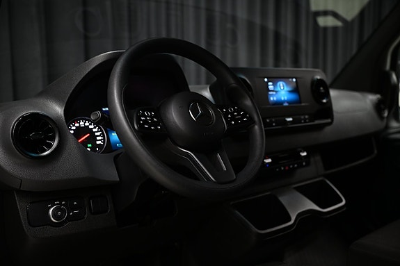 Mercedes-Benz Sprinter 319 13 of 29