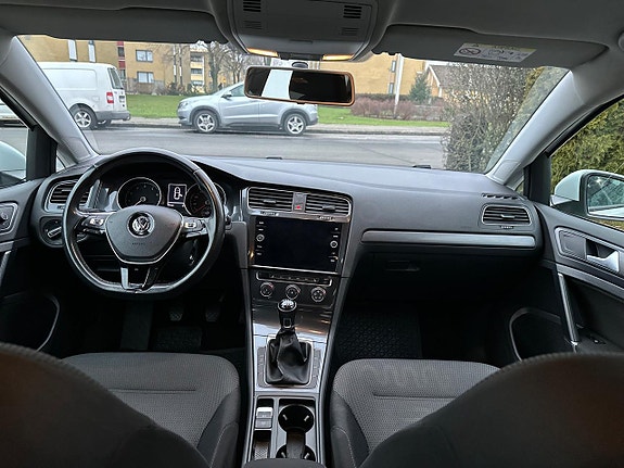 Volkswagen Golf VII 7 of 11