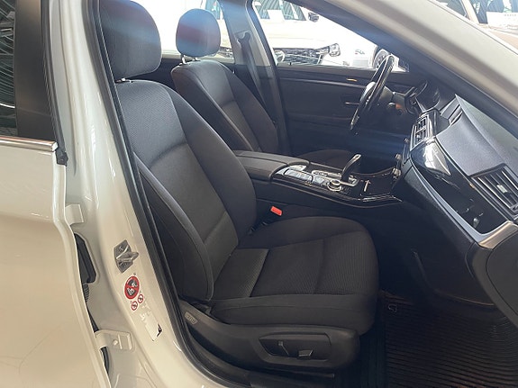 BMW 520d 18 of 30