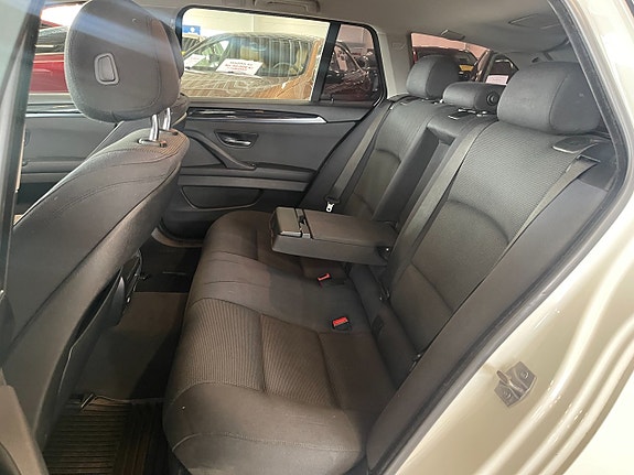 BMW 520d 19 of 30