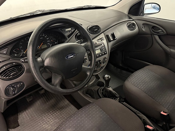 Ford Focus 10 of 12