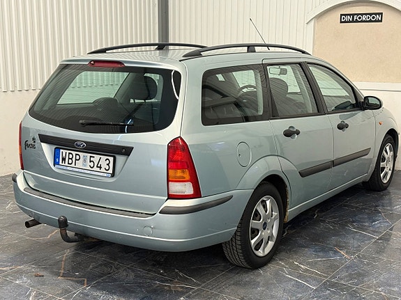 Ford Focus 6 of 12