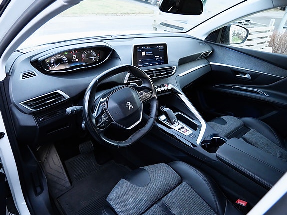 Peugeot 3008 4 of 5